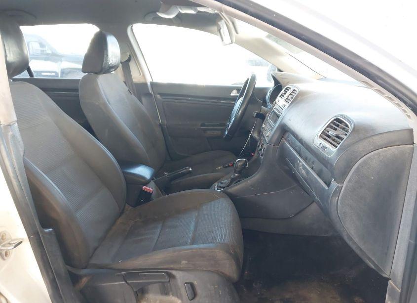 Photo 5 of 2013 Volkswagen Jetta SPORTWAGEN 2.5L S (VIN 3VWPP7AJ1DM692733)