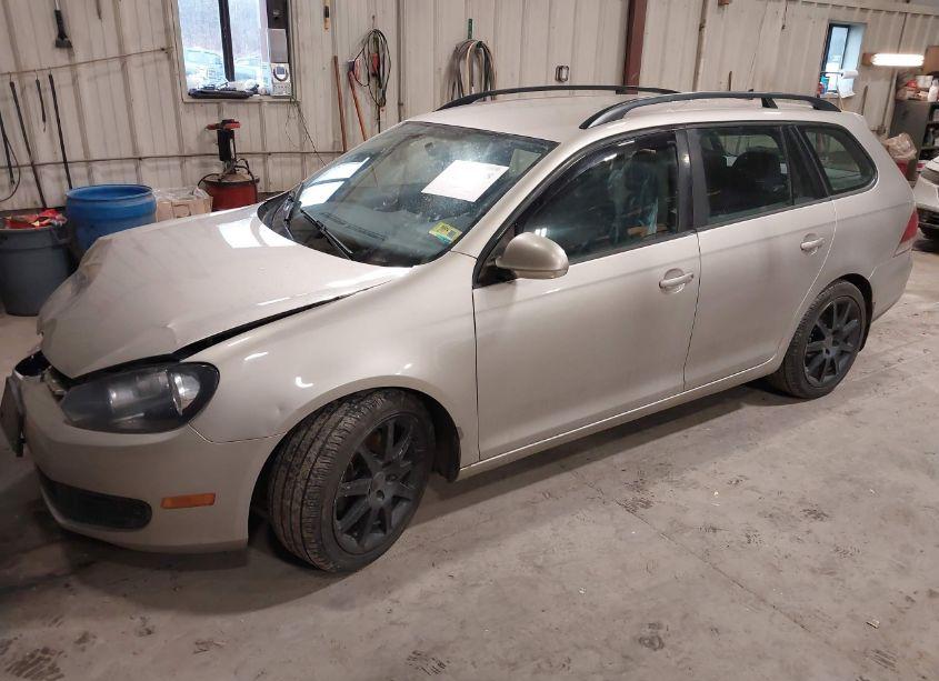 Photo 2 of 2014 Volkswagen Jetta SPORTWAGEN 2.5L SE (VIN 3VWPP7AJ1EM623350)