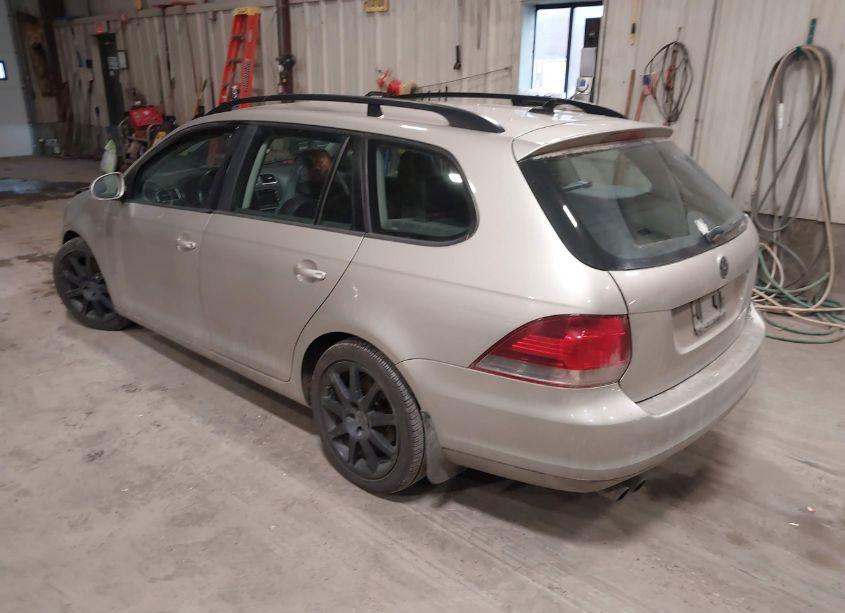 Photo 3 of 2014 Volkswagen Jetta SPORTWAGEN 2.5L SE (VIN 3VWPP7AJ1EM623350)