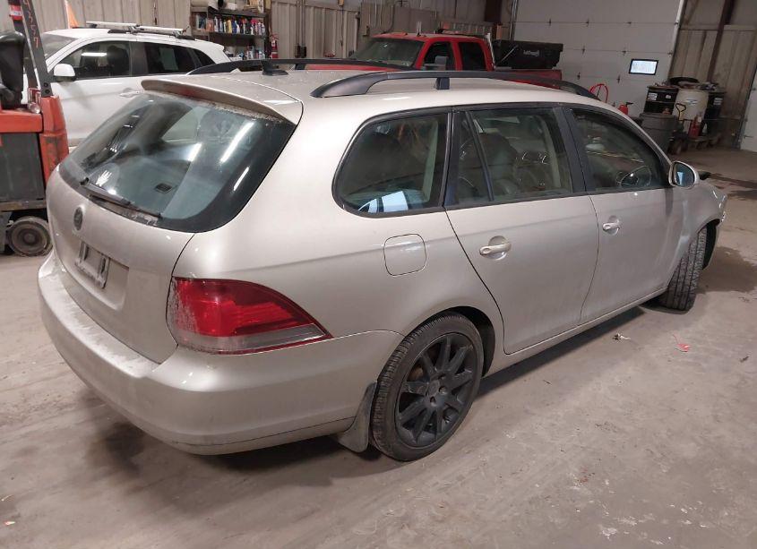 Photo 4 of 2014 Volkswagen Jetta SPORTWAGEN 2.5L SE (VIN 3VWPP7AJ1EM623350)