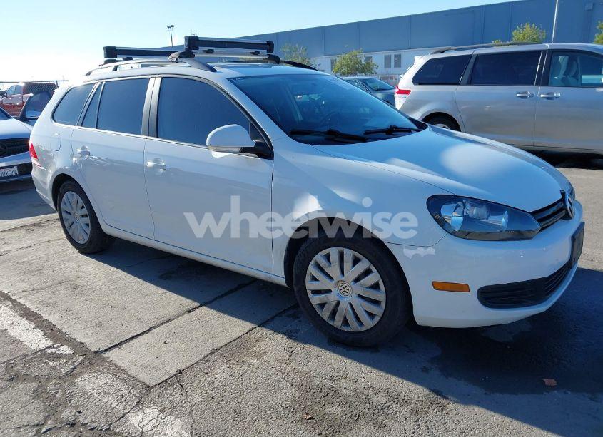 2013 Volkswagen Jetta SPORTWAGEN 2.5L S (VIN 3VWPP7AJ2DM695995) main photo
