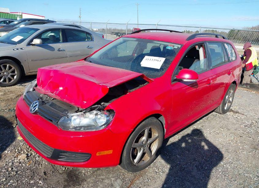 Photo 2 of 2013 Volkswagen Jetta SPORTWAGEN 2.5L S (VIN 3VWPP7AJ3DM648099)