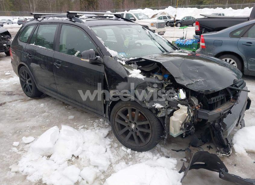 2013 Volkswagen Jetta SPORTWAGEN 2.5L S (VIN 3VWPP7AJ5DM691035) main photo