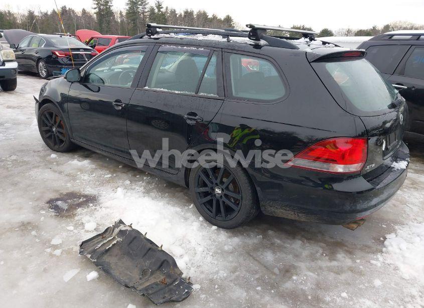 Photo 3 of 2013 Volkswagen Jetta SPORTWAGEN 2.5L S (VIN 3VWPP7AJ5DM691035)