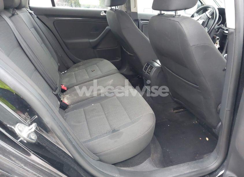 Photo 8 of 2013 Volkswagen Jetta SPORTWAGEN 2.5L S (VIN 3VWPP7AJ5DM691035)