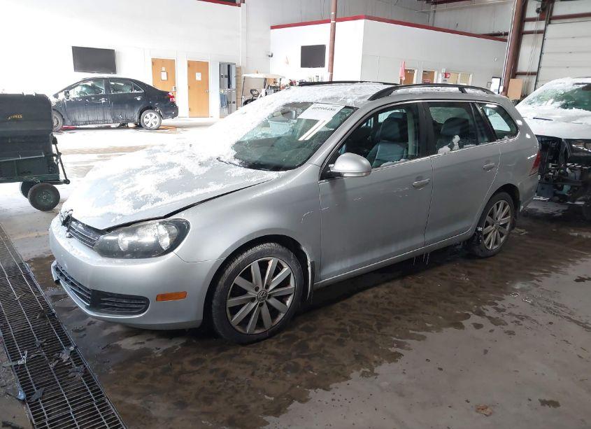 Photo 2 of 2014 Volkswagen Jetta SPORTWAGEN 2.5L SE (VIN 3VWPP7AJ5EM608429)