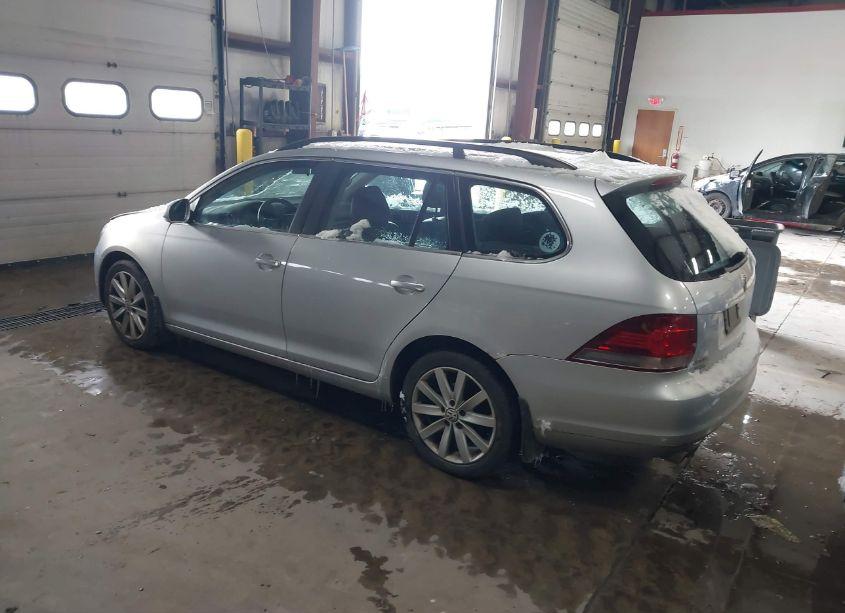 Photo 3 of 2014 Volkswagen Jetta SPORTWAGEN 2.5L SE (VIN 3VWPP7AJ5EM608429)