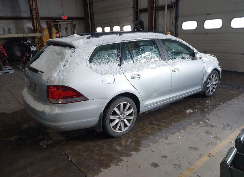 Photo 4 of 2014 Volkswagen Jetta SPORTWAGEN 2.5L SE (VIN 3VWPP7AJ5EM608429)