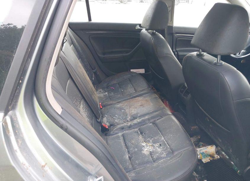 Photo 8 of 2012 Volkswagen Jetta SPORTWAGEN 2.5L SE (VIN 3VWPP7AJ6CM611496)