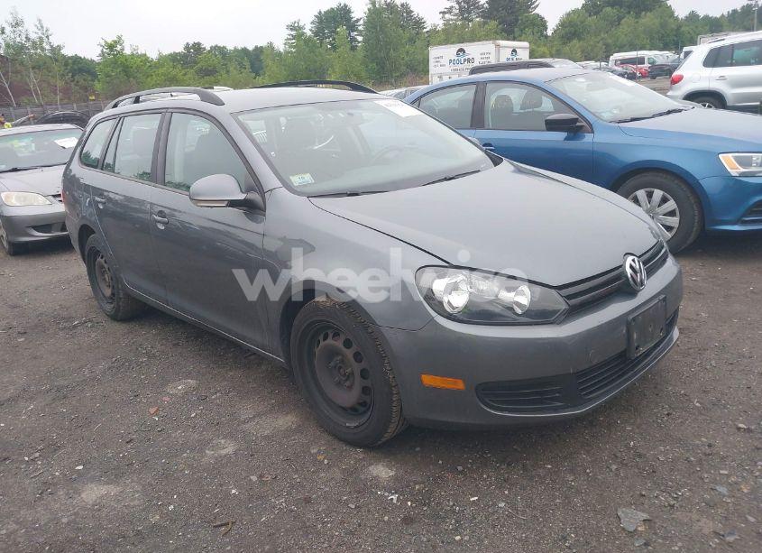 2014 Volkswagen Jetta SPORTWAGEN 2.5L S (VIN 3VWPP7AJ6EM624719) main photo
