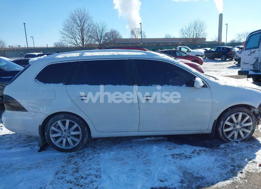 Photo 12 of 2013 Volkswagen Jetta SPORTWAGEN 2.5L SE (VIN 3VWPP7AJ7DM691697)