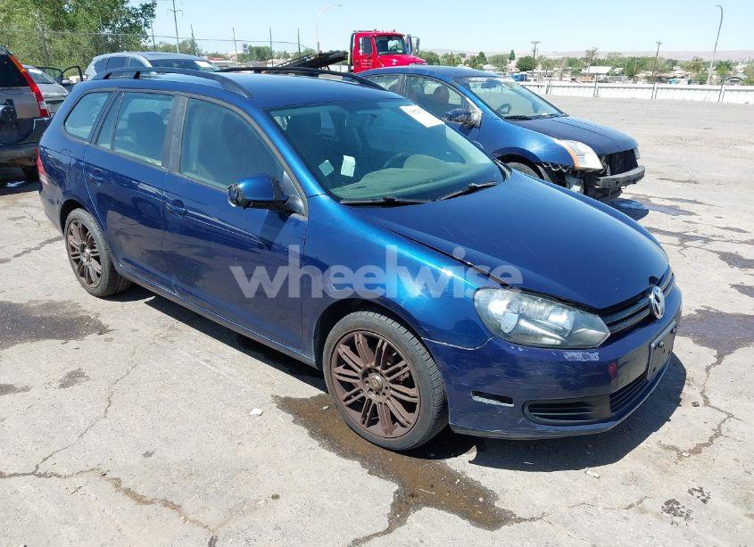 2013 Volkswagen Jetta SPORTWAGEN 2.5L S (VIN 3VWPP7AJ8DM621318) main photo