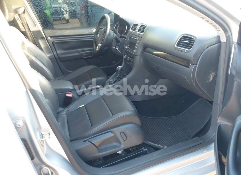 Photo 5 of 2013 Volkswagen Jetta SPORTWAGEN 2.5L SE (VIN 3VWPP7AJ8DM658403)