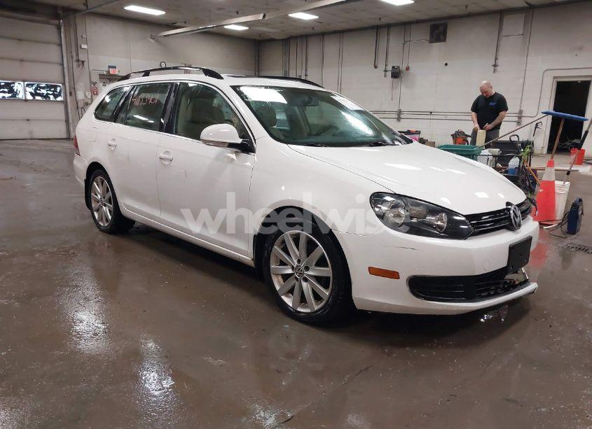 2014 Volkswagen Jetta SPORTWAGEN 2.5L SE (VIN 3VWPP7AJ8EM603676) main photo