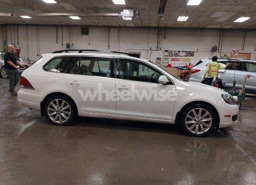 Photo 13 of 2014 Volkswagen Jetta SPORTWAGEN 2.5L SE (VIN 3VWPP7AJ8EM603676)