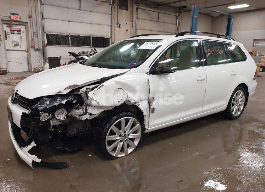 Photo 2 of 2014 Volkswagen Jetta SPORTWAGEN 2.5L SE (VIN 3VWPP7AJ8EM603676)