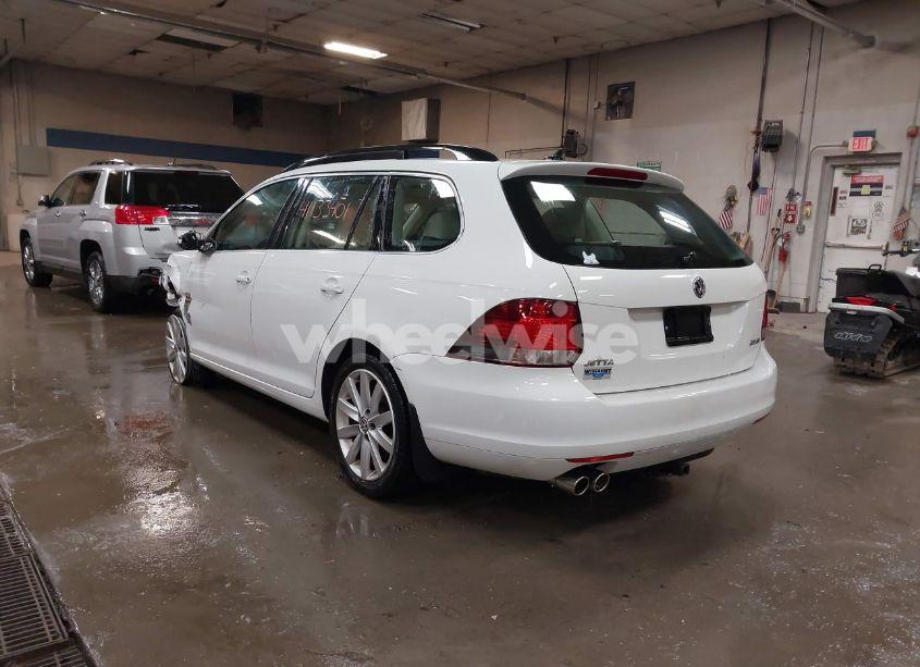 Photo 3 of 2014 Volkswagen Jetta SPORTWAGEN 2.5L SE (VIN 3VWPP7AJ8EM603676)