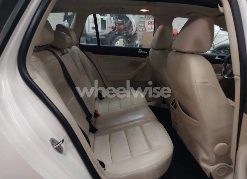 Photo 8 of 2014 Volkswagen Jetta SPORTWAGEN 2.5L SE (VIN 3VWPP7AJ8EM603676)