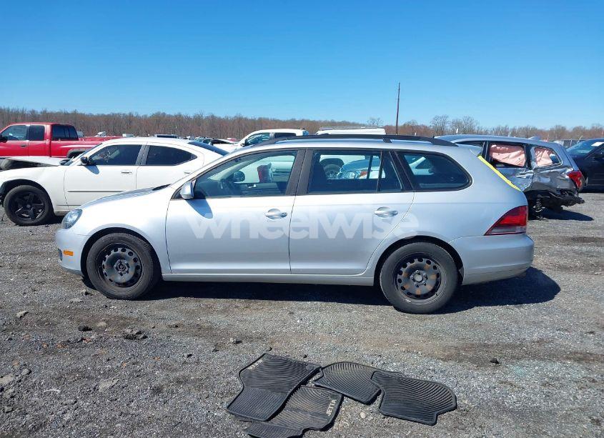 Photo 14 of 2013 Volkswagen Jetta SPORTWAGEN 2.5L S (VIN 3VWPP7AJXDM610157)