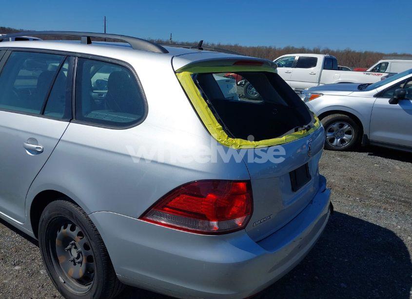 Photo 6 of 2013 Volkswagen Jetta SPORTWAGEN 2.5L S (VIN 3VWPP7AJXDM610157)