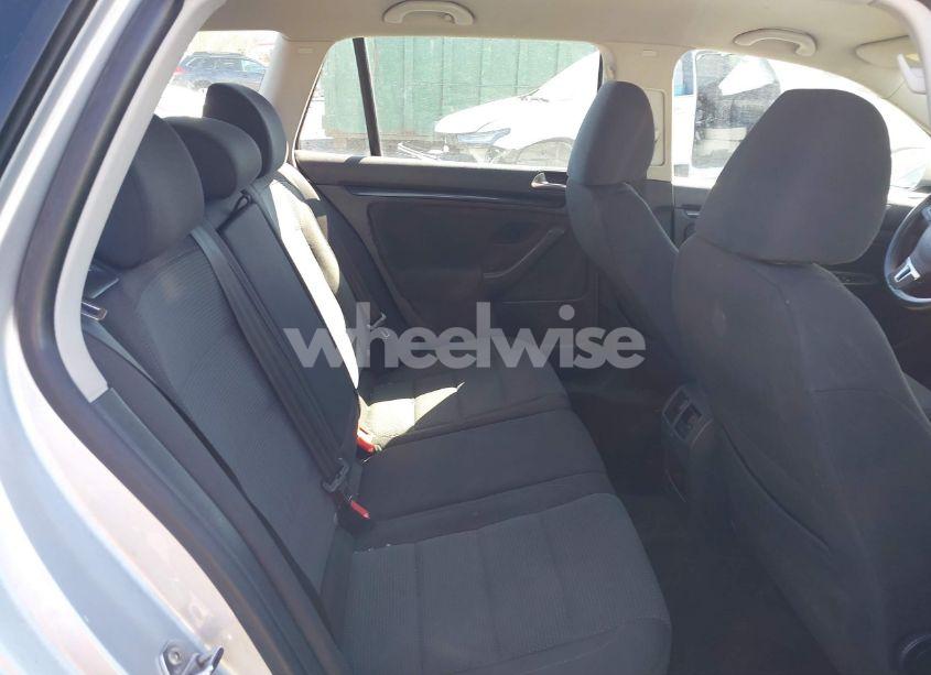 Photo 8 of 2013 Volkswagen Jetta SPORTWAGEN 2.5L S (VIN 3VWPP7AJXDM610157)