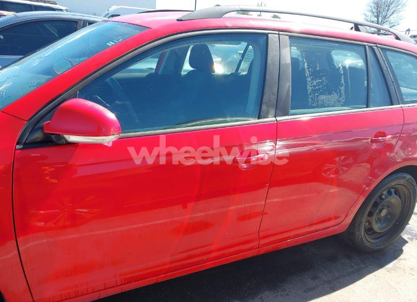 Photo 14 of 2013 Volkswagen Jetta SPORTWAGEN 2.5L S (VIN 3VWPP7AJXDM647936)