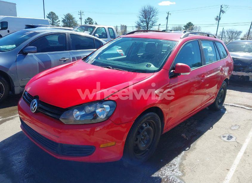 Photo 2 of 2013 Volkswagen Jetta SPORTWAGEN 2.5L S (VIN 3VWPP7AJXDM647936)