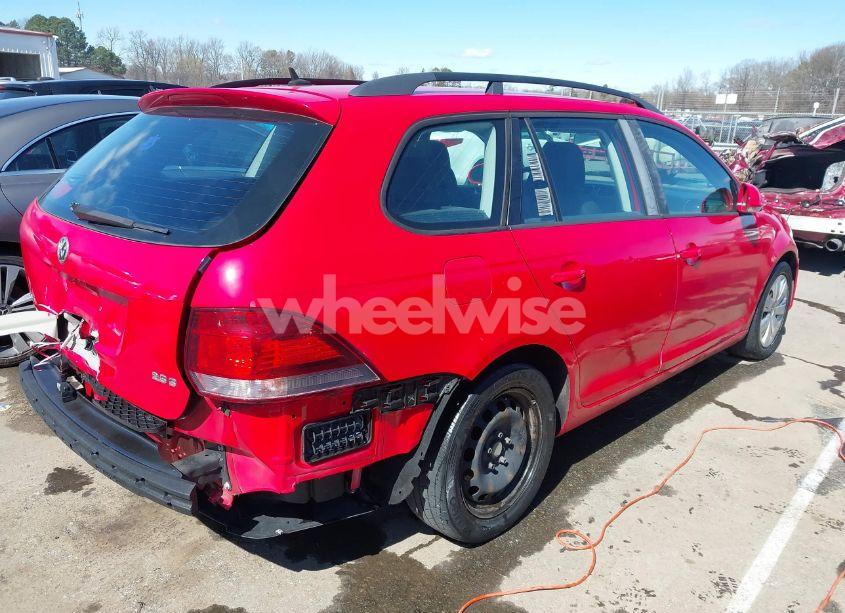 Photo 4 of 2013 Volkswagen Jetta SPORTWAGEN 2.5L S (VIN 3VWPP7AJXDM647936)