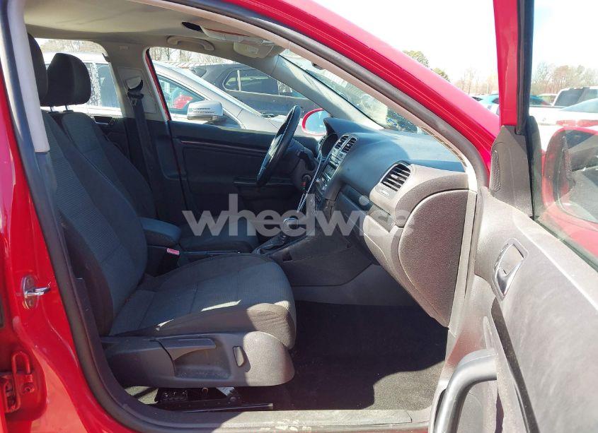 Photo 5 of 2013 Volkswagen Jetta SPORTWAGEN 2.5L S (VIN 3VWPP7AJXDM647936)