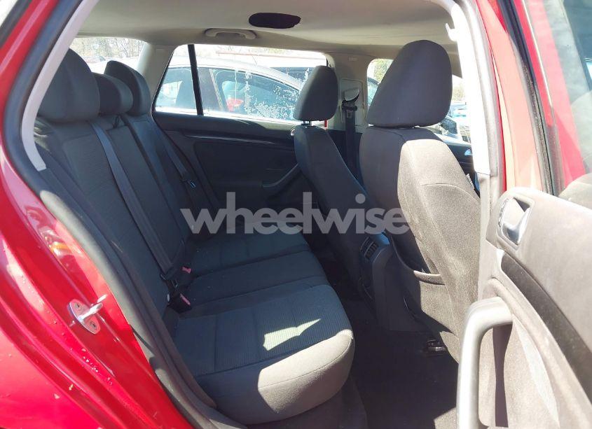 Photo 8 of 2013 Volkswagen Jetta SPORTWAGEN 2.5L S (VIN 3VWPP7AJXDM647936)