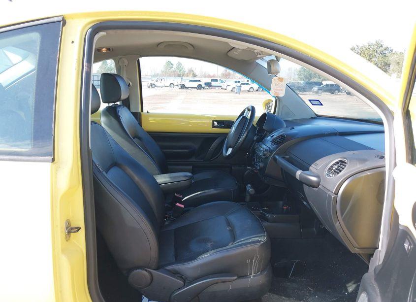 Photo 5 of 2009 Volkswagen New BEETLE 2.5L (VIN 3VWPW31C09M516907)