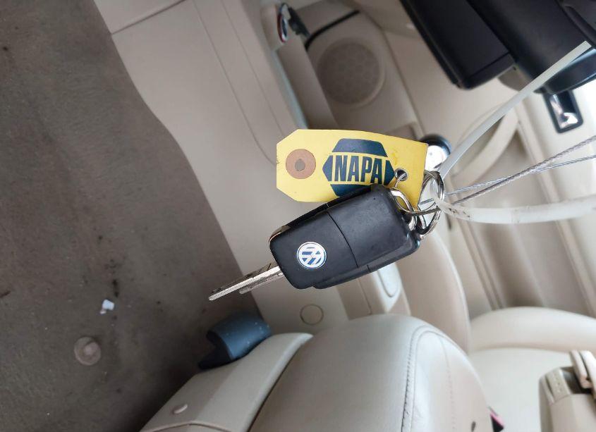 Photo 11 of 2009 Volkswagen New BEETLE 2.5L (VIN 3VWPW31C39M501561)