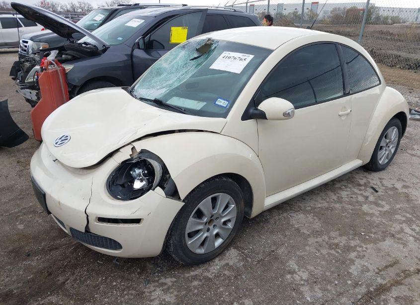 Photo 2 of 2009 Volkswagen New BEETLE 2.5L (VIN 3VWPW31C39M501561)