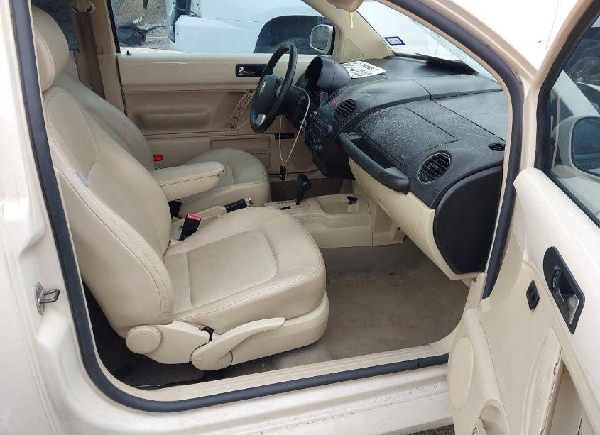 Photo 5 of 2009 Volkswagen New BEETLE 2.5L (VIN 3VWPW31C39M501561)