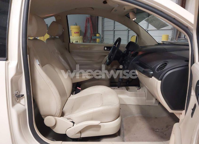 Photo 5 of 2008 Volkswagen New BEETLE S (VIN 3VWPW31C58M523723)