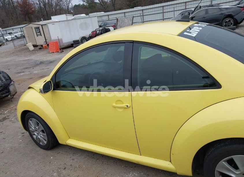 Photo 14 of 2009 Volkswagen New BEETLE 2.5L (VIN 3VWPW31C59M518880)