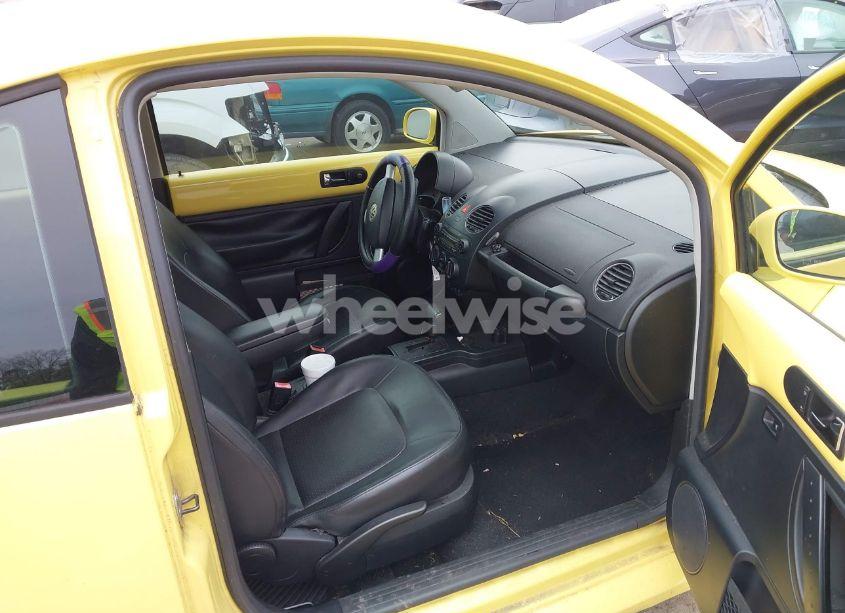 Photo 5 of 2009 Volkswagen New BEETLE 2.5L (VIN 3VWPW31C59M518880)