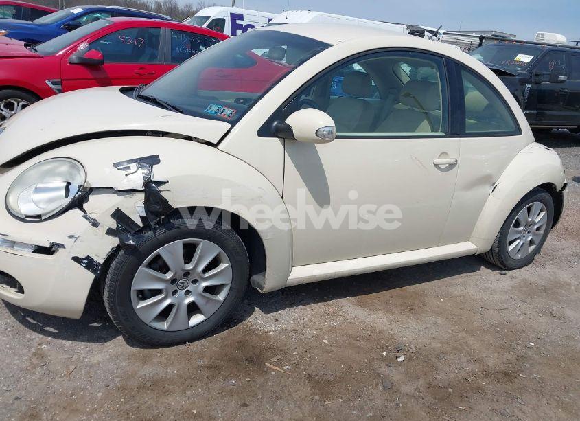 Photo 6 of 2009 Volkswagen New BEETLE 2.5L (VIN 3VWPW31C89M502298)