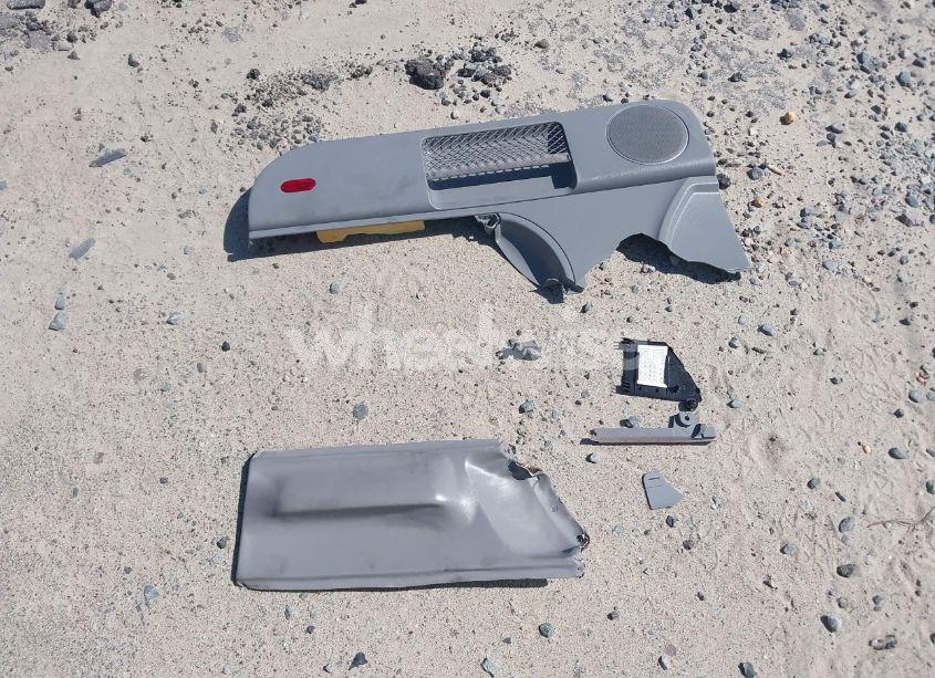 Photo 12 of 2006 Volkswagen New BEETLE 2.5 (VIN 3VWPW31C96M411004)