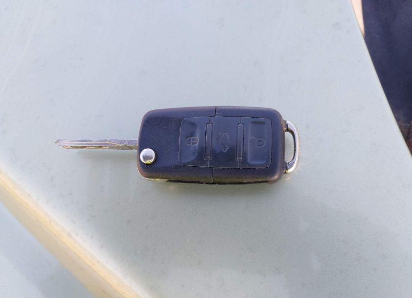 Photo 11 of 2008 Volkswagen New BEETLE S (VIN 3VWPW31CX8M517349)