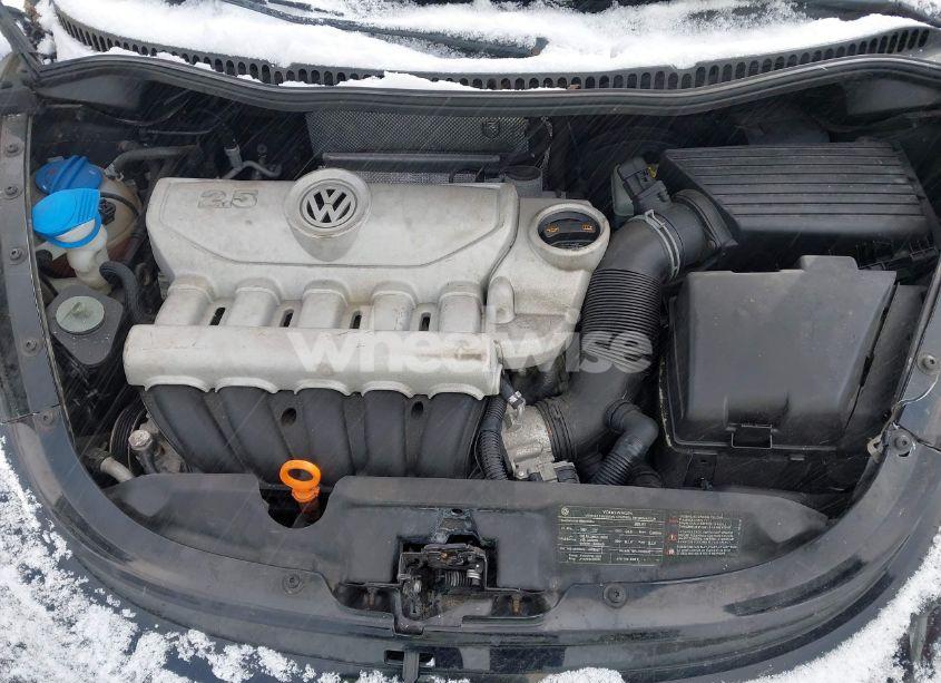 Photo 10 of 2010 Volkswagen New BEETLE 2.5L FINAL EDITION (VIN 3VWPW3AG0AM035983)