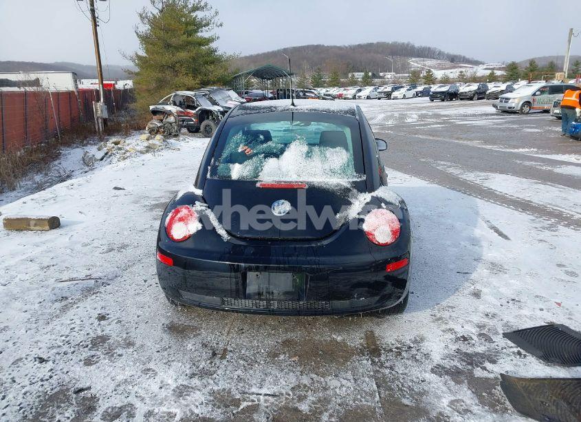 Photo 15 of 2010 Volkswagen New BEETLE 2.5L FINAL EDITION (VIN 3VWPW3AG0AM035983)