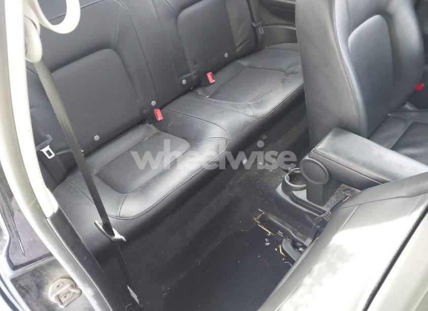 Photo 8 of 2010 Volkswagen New BEETLE 2.5L FINAL EDITION (VIN 3VWPW3AG0AM035983)