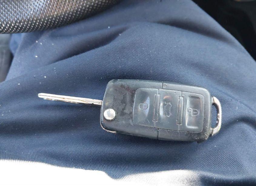 Photo 11 of 2010 Volkswagen New BEETLE 2.5L FINAL EDITION (VIN 3VWPW3AG3AM006204)