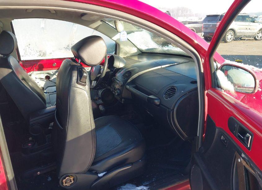 Photo 5 of 2010 Volkswagen New BEETLE 2.5L FINAL EDITION (VIN 3VWPW3AG3AM006204)