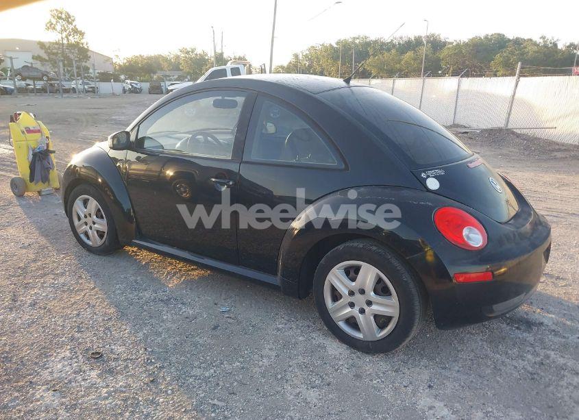 Photo 3 of 2010 Volkswagen New BEETLE 2.5L FINAL EDITION (VIN 3VWPW3AG5AM016118)