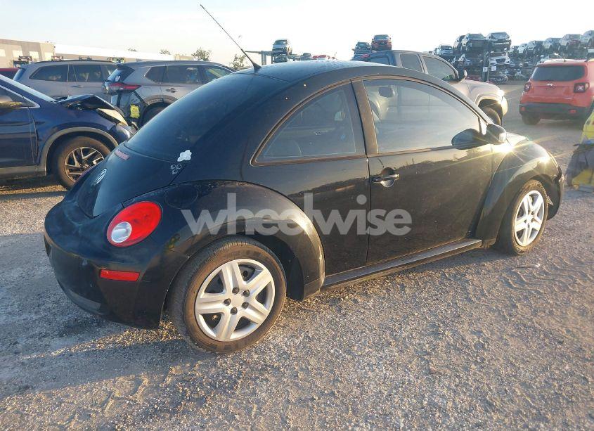 Photo 4 of 2010 Volkswagen New BEETLE 2.5L FINAL EDITION (VIN 3VWPW3AG5AM016118)