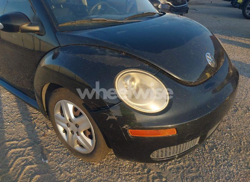 Photo 6 of 2010 Volkswagen New BEETLE 2.5L FINAL EDITION (VIN 3VWPW3AG5AM016118)