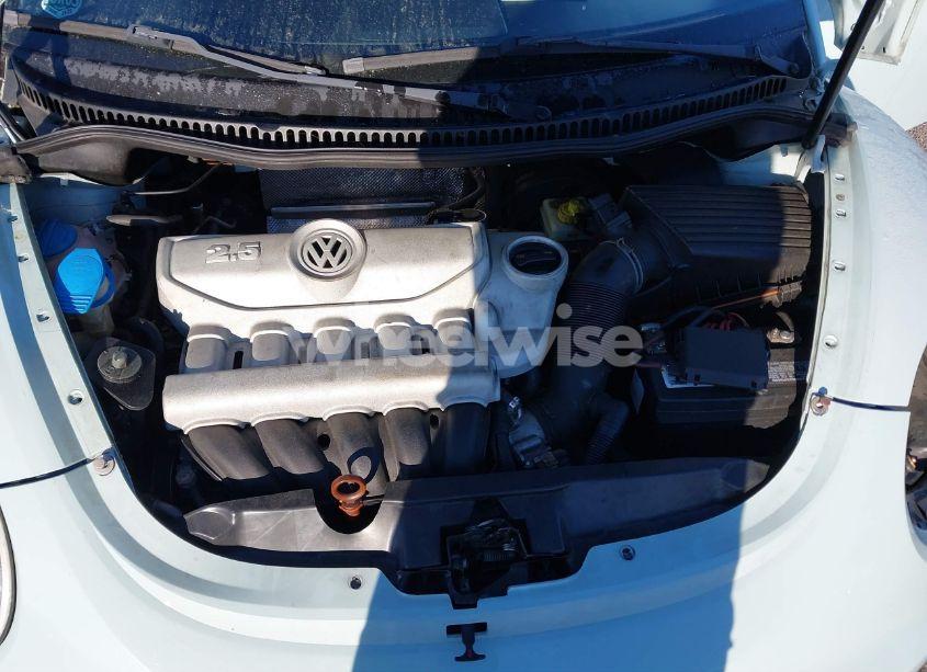 Photo 10 of 2010 Volkswagen New BEETLE 2.5L FINAL EDITION (VIN 3VWPW3AG5AM025109)