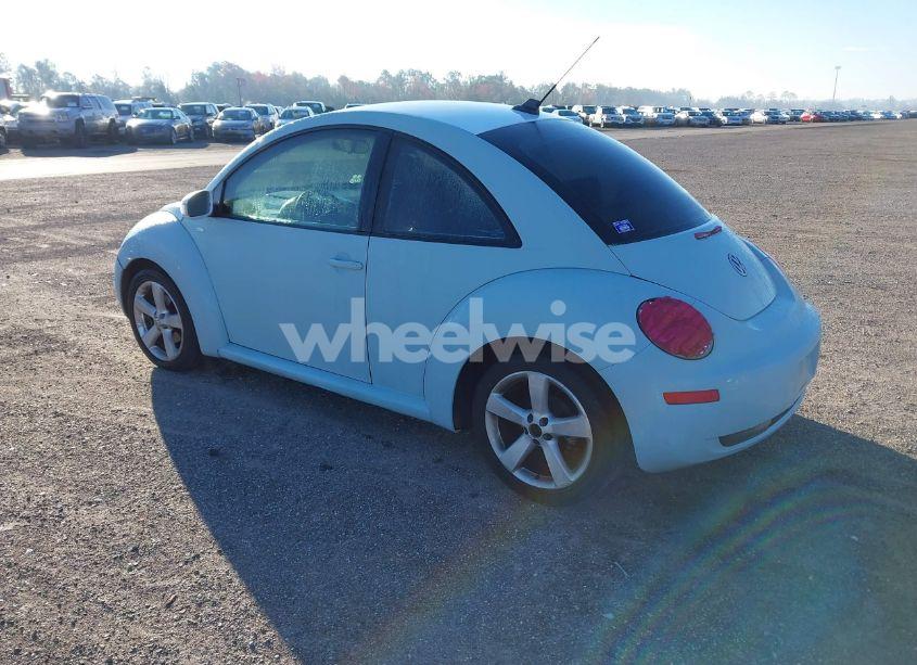 Photo 3 of 2010 Volkswagen New BEETLE 2.5L FINAL EDITION (VIN 3VWPW3AG5AM025109)
